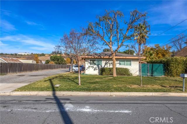 Yucaipa, CA 92399,32390 Avenue D