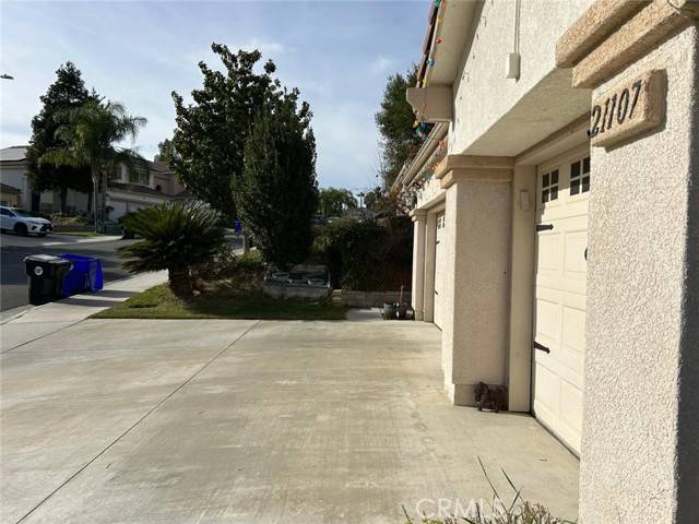 Newhall, CA 91321,21107 Oakleaf Canyon Drive