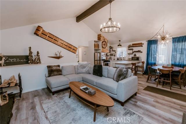 Running Springs, CA 92382,33067 Robin Lane