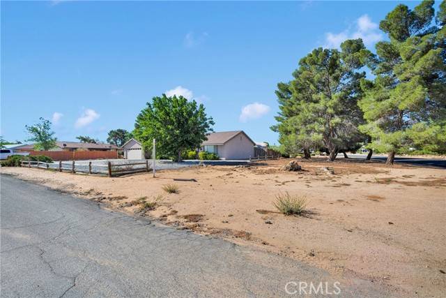 Apple Valley, CA 92307,19891 Talihina Road