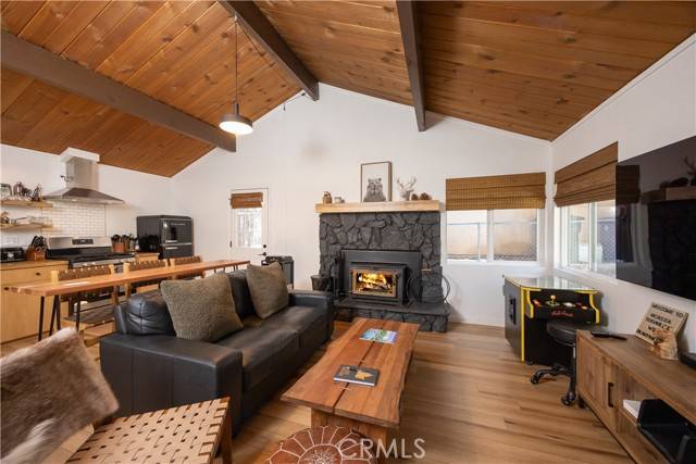 Sugarloaf, CA 92386,737 Sunset Lane