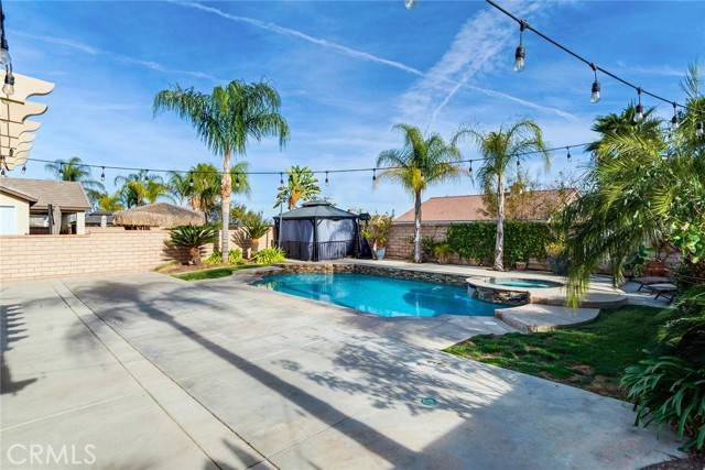 Corona, CA 92883,4238 Stonebriar Circle