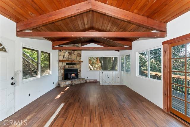 Crestline, CA 92325,915 Nesthorn Drive