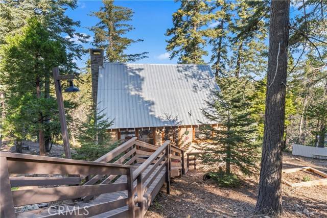 Twin Peaks, CA 92391,612 Rose Lane