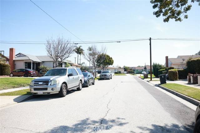 Hawthorne, CA 90250,2423 W 118th Street
