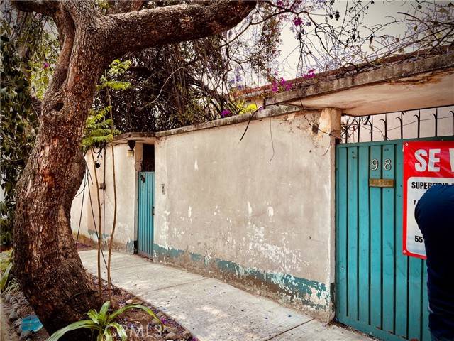 Outside Area (outside Ca), 01710,98 Medanos, Mexico City