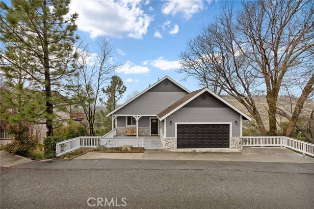 Lake Arrowhead, CA 92352,1207 Grass Valley Road