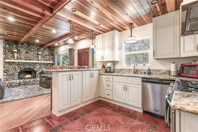 Lake Arrowhead, CA 92352,28916 North Shore Road