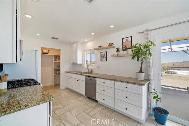 Joshua Tree, CA 92252,60390 Alta Mura Drive