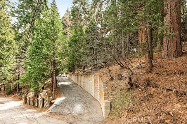 Lake Arrowhead, CA 92352,506 W Victoria Court