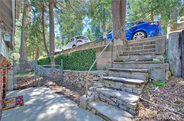 Crestline, CA 92325,23812 Wildwood Lane