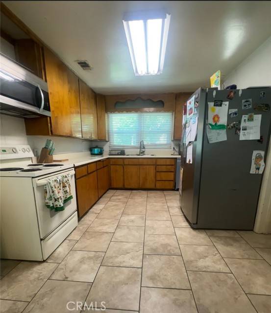 Yucaipa, CA 92329,32316 Kentucky