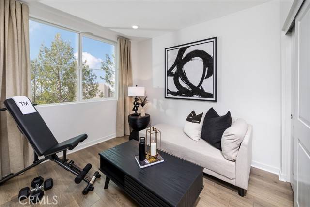 Ontario, CA 91764,960 N Tangent Privado #204