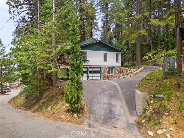 Running Springs, CA 92382,30878 Valley Oak Drive