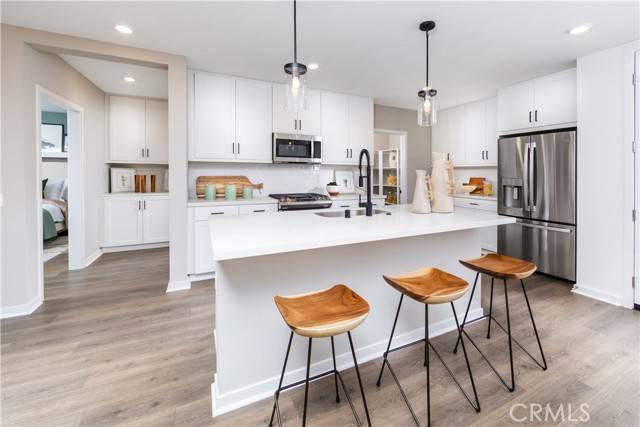 Ontario, CA 91764,980 N Tangent Privado #301