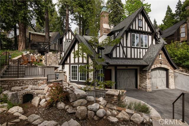 Lake Arrowhead, CA 92352,313 John Muir Road