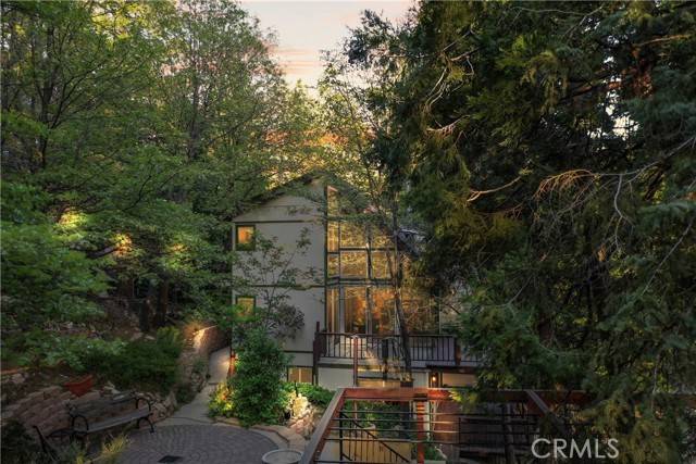 Lake Arrowhead, CA 92352,217 Crest Circle