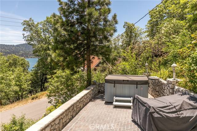 Lake Arrowhead, CA 92352,27888 West Shore Road