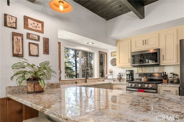 Crestline, CA 92325,1213 Jungfrau Drive