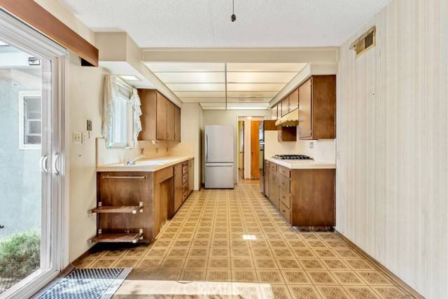 La Mesa, CA 91942,4760 73rd Street