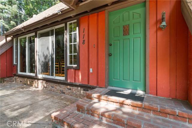 Lake Arrowhead, CA 92352,118 E Lane