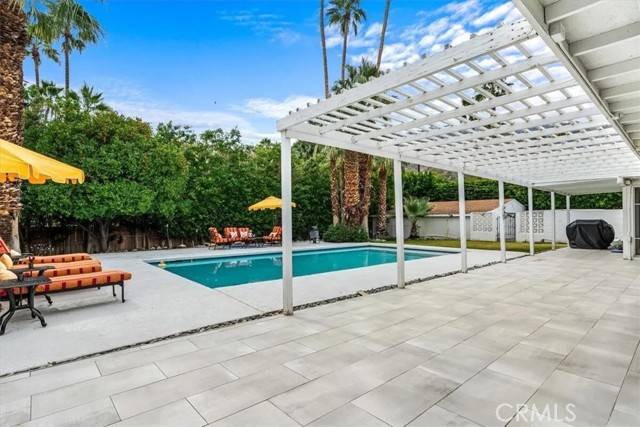 Palm Springs, CA 92262,483 W Via Escuela