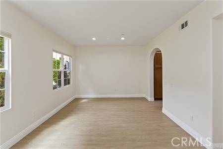 Corona, CA 92883,4304 Owens Street #102
