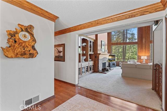Lake Arrowhead, CA 92352,524 Golf Course Road