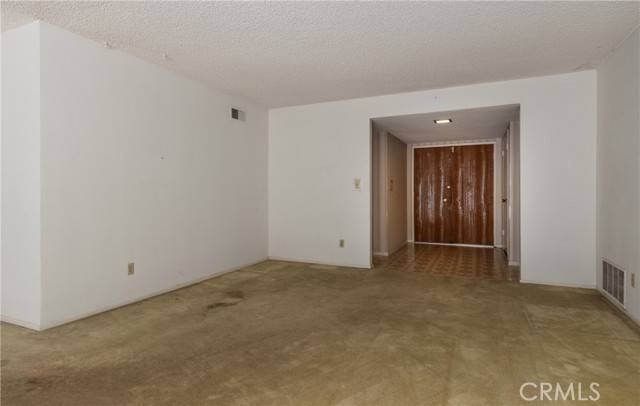 Chatsworth, CA 91311,10140 Cozycroft Avenue
