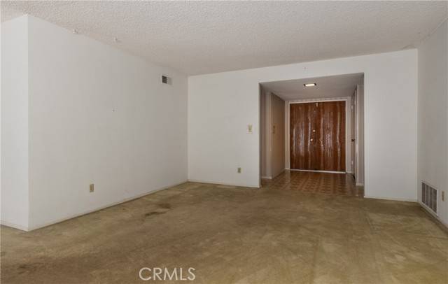Chatsworth, CA 91311,10140 Cozycroft Avenue