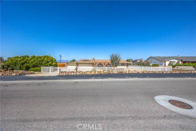 Apple Valley, CA 92307,16048 Wintun Road