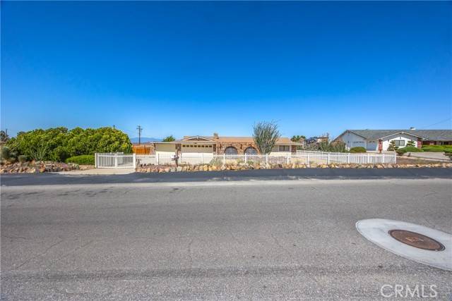 Apple Valley, CA 92307,16048 Wintun Road