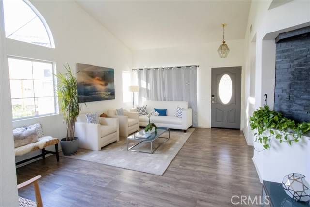 Lake Elsinore, CA 92530,15303 Lakebreeze Lane