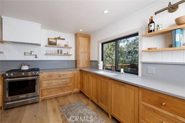 Lake Arrowhead, CA 92352,997 Nadelhorn Drive