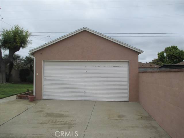 Inglewood, CA 90303,3327 W 117th Street