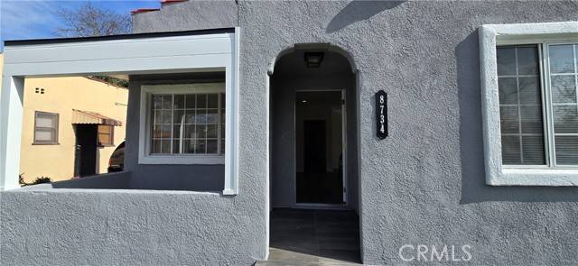 Los Angeles, CA 90047,8734 Dalton Avenue