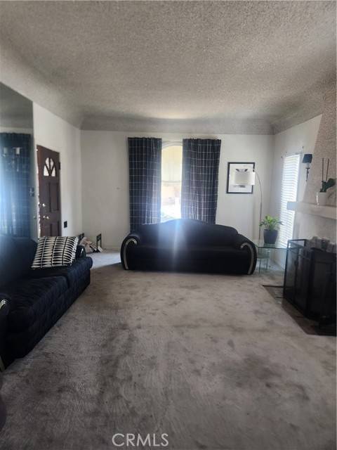 Los Angeles, CA 90044,1019 W 84th Street