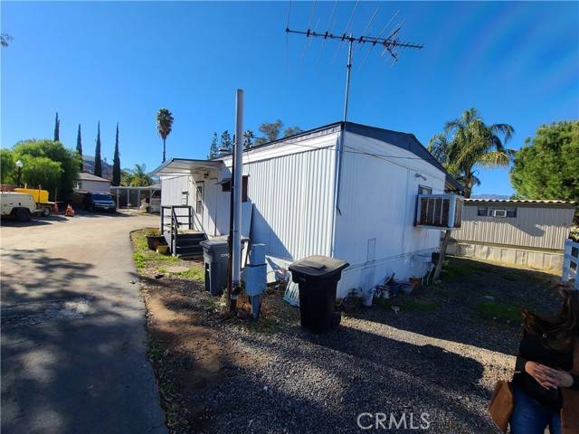 Lake Elsinore, CA 92530,300 N ELLIS #33A