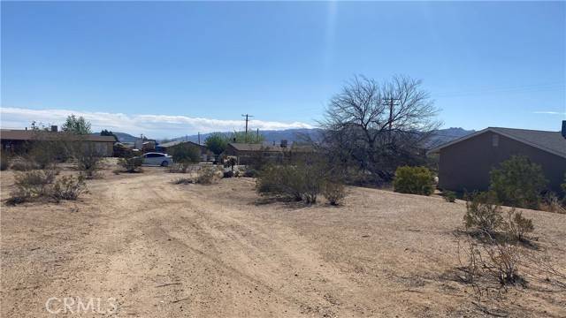 Joshua Tree, CA 92252,4868 Avenida La Manana