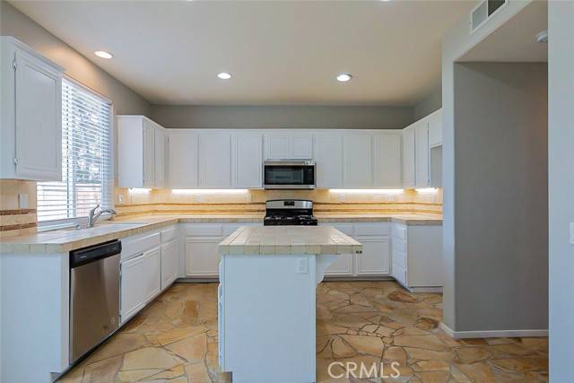 Temecula, CA 92592,32490 Vail Creek Drive