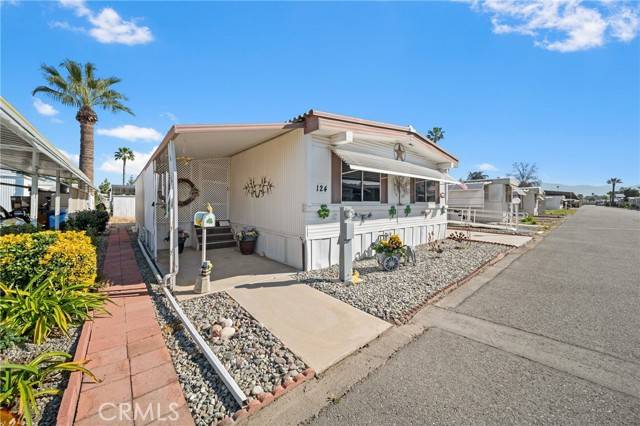 Hemet, CA 92543,725 W THORNTON #124