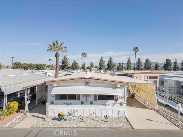 Hemet, CA 92543,725 W THORNTON #124