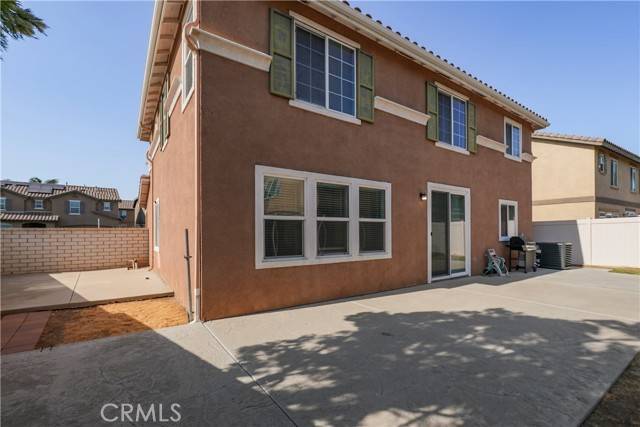 Perris, CA 92571,877 Whimbrel Way