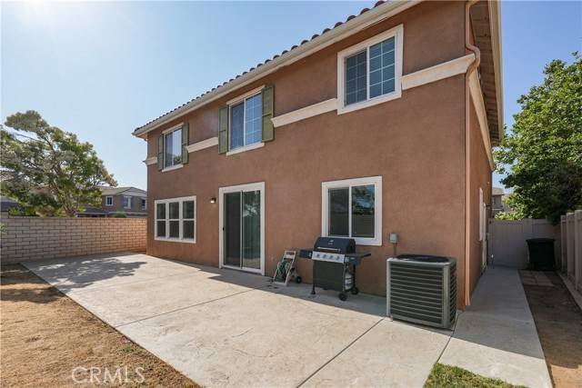 Perris, CA 92571,877 Whimbrel Way