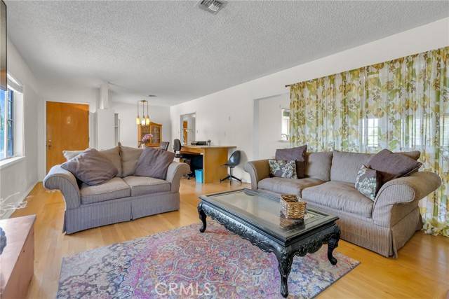 Riverside, CA 92507,761 S University Drive