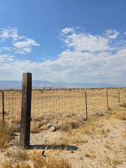 Lucerne Valley, CA 92356,10252 Santa Fe