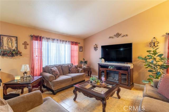 Adelanto, CA 92301,11039 Villa Street