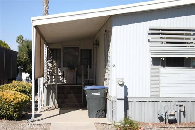 Hemet, CA 92543,725 W Thornton #122