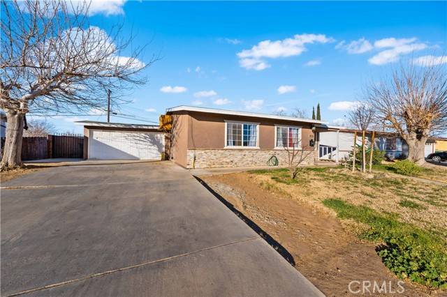 Palmdale, CA 93550,2025 E Avenue Q6