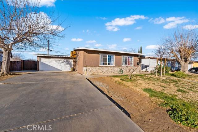 Palmdale, CA 93550,2025 E Avenue Q6